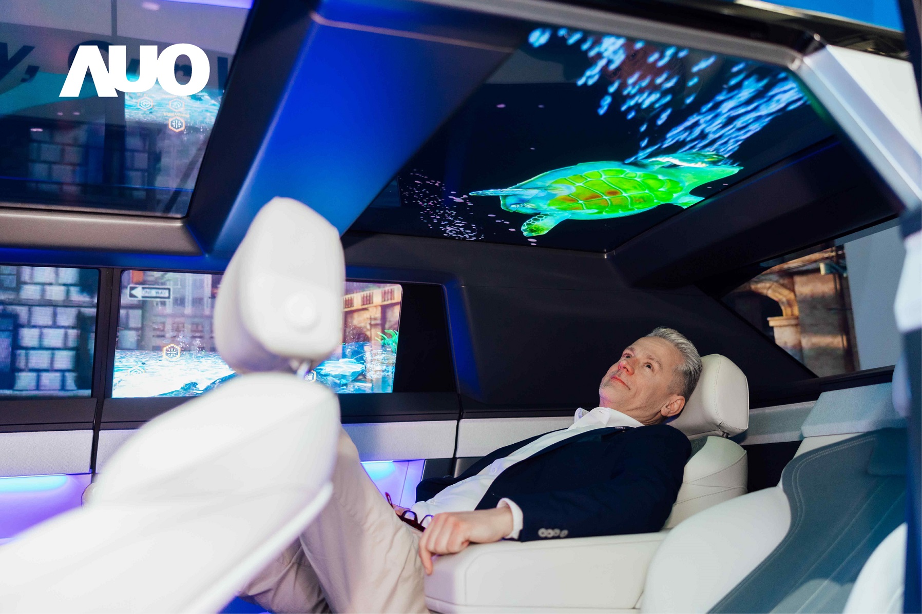 beats365Smart Cockpit 2025集Micro LED透明、大型化、可挠优势之大成，携手BHTC打造未来视界的车用Display HMI解决方案